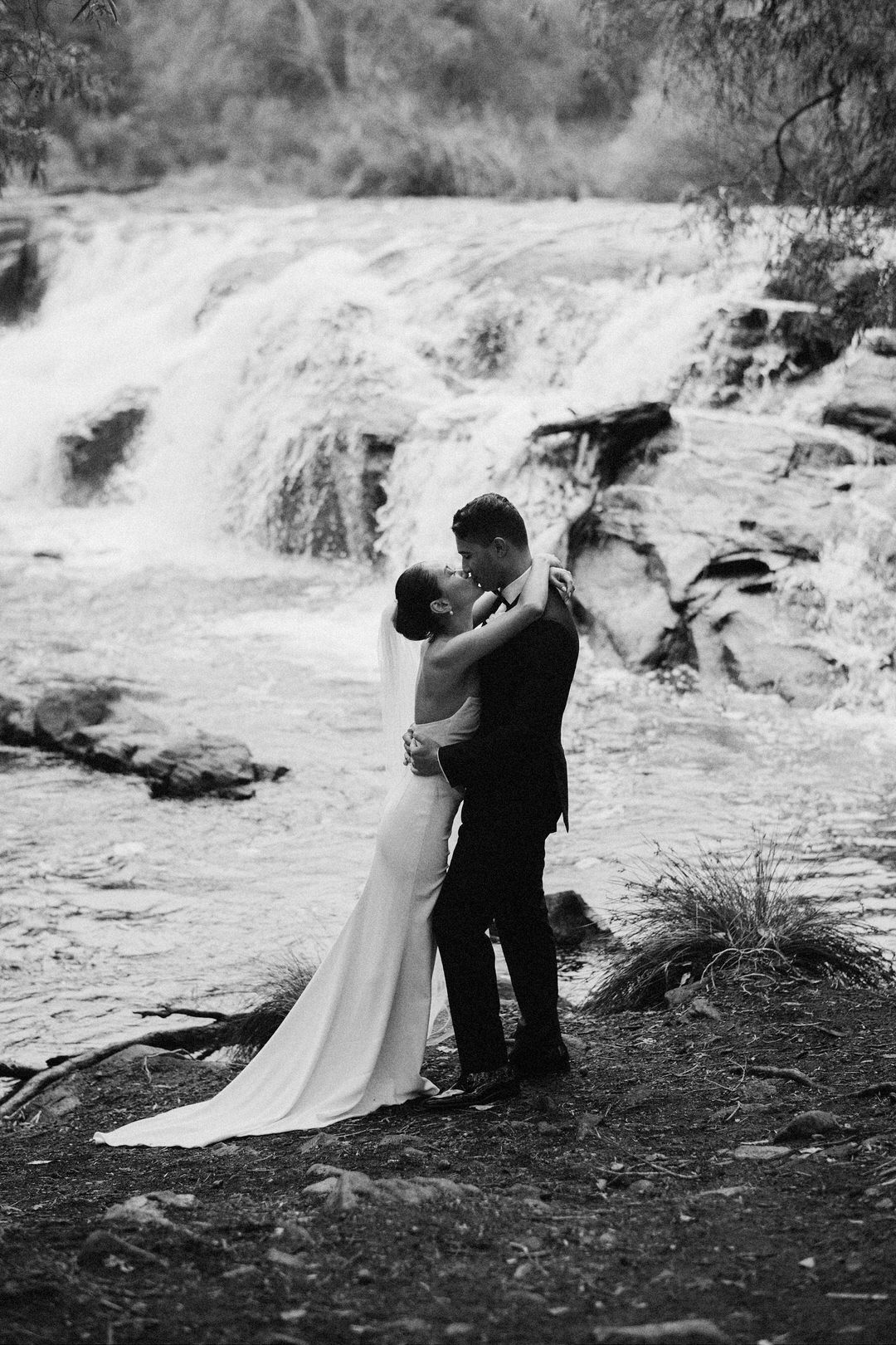 Black and white Margaret River elopement photography of Amelia and Brandon