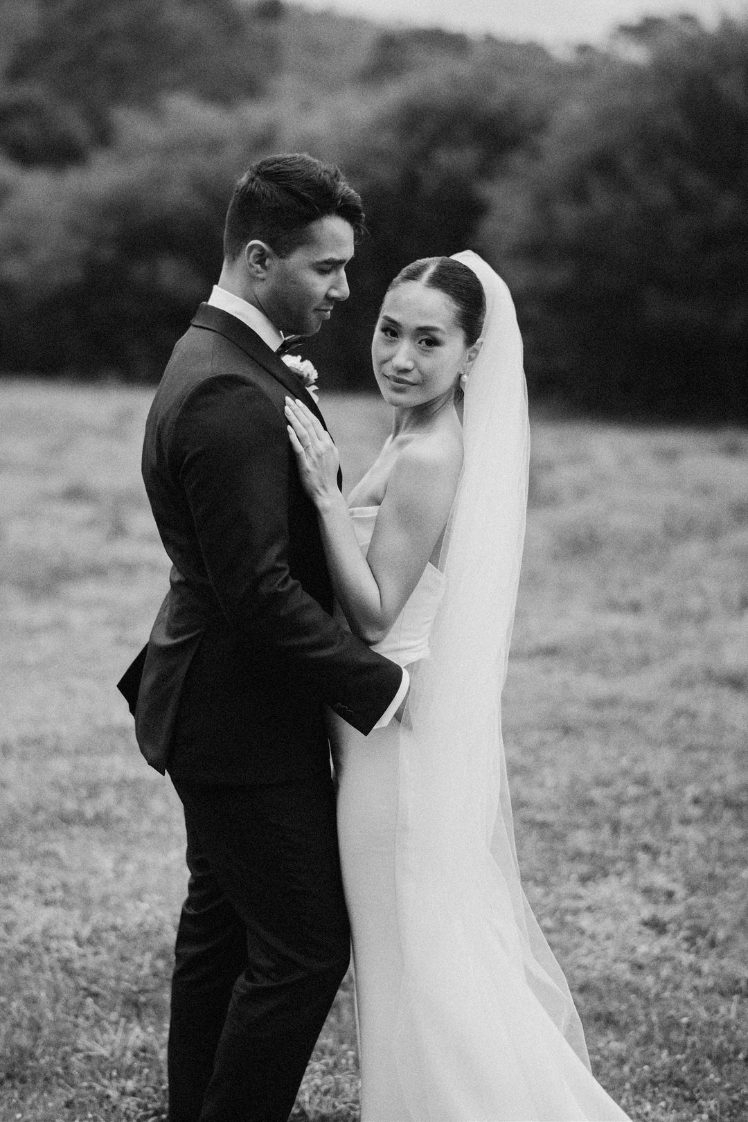 Black and white Margaret River elopement photography of Amelia and Brandon