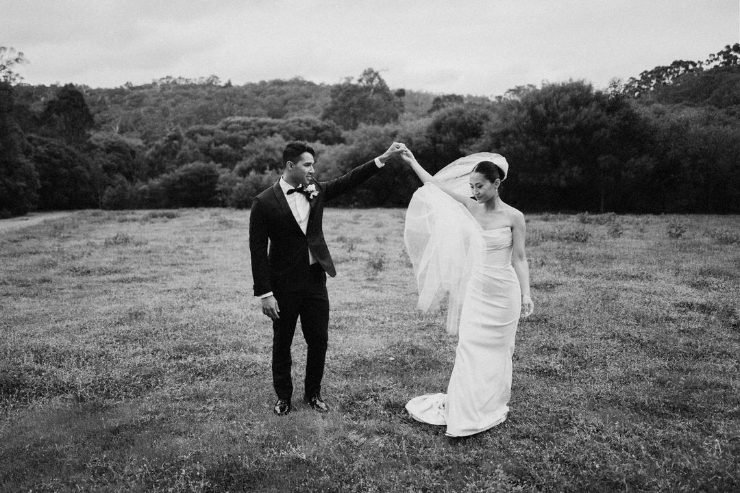 Black and white Margaret River elopement photography of Amelia and Brandon