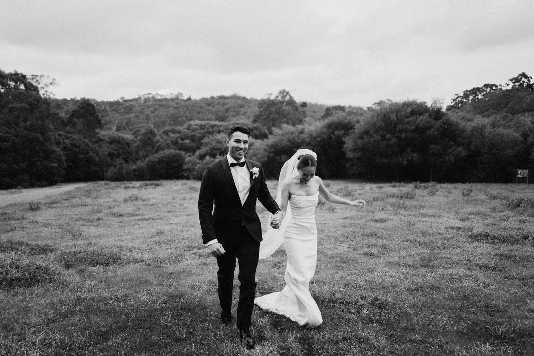 Black and white Margaret River elopement photography of Amelia and Brandon